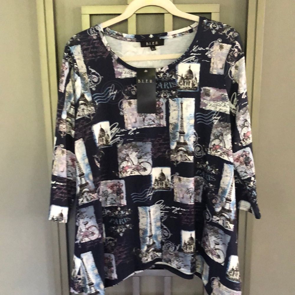 NWT B.L.E.U. Paris three-quarter sleeve navy top L